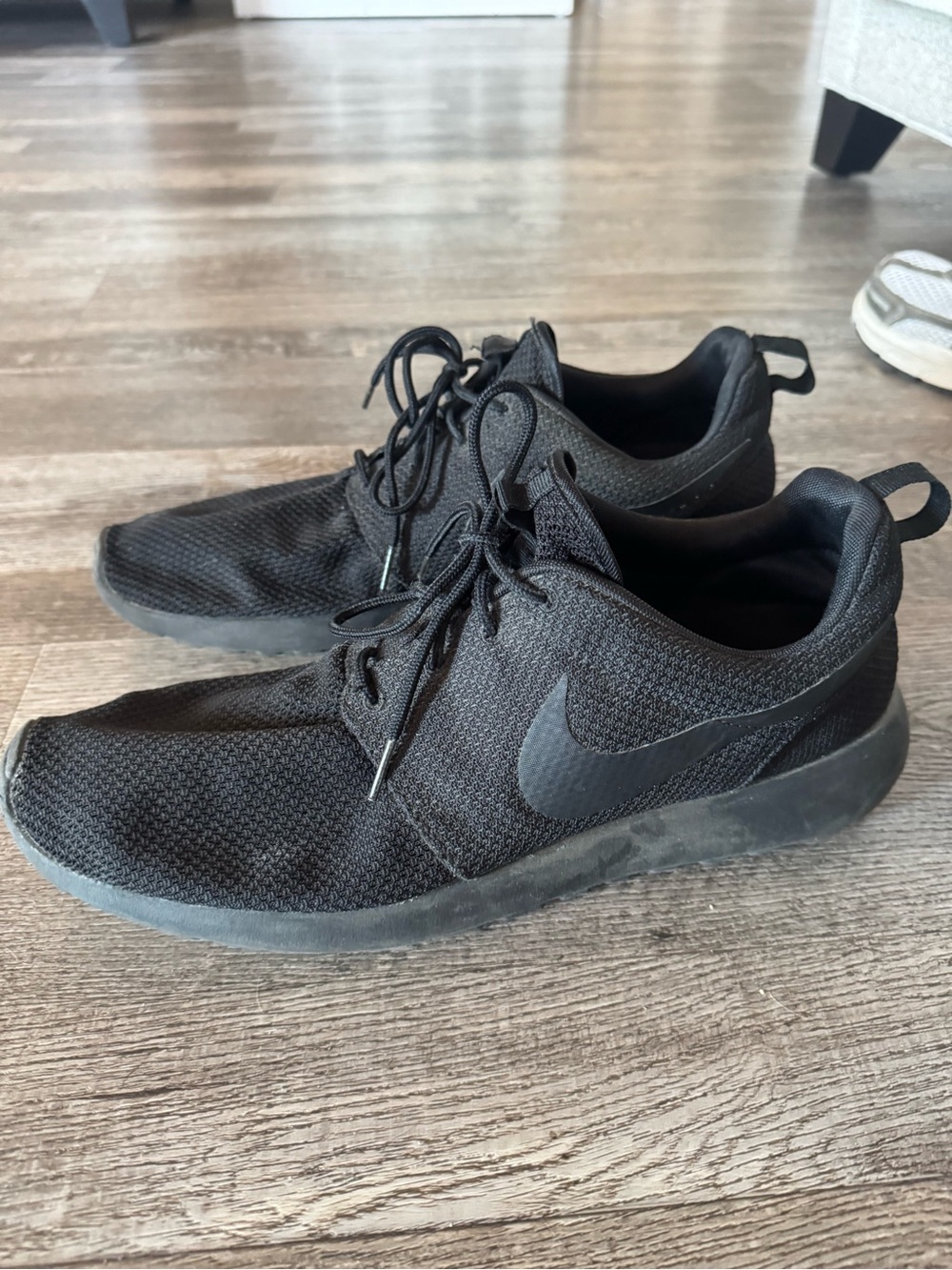 Nike Roshe Mens Triple Black Lightweight Running Sneakers